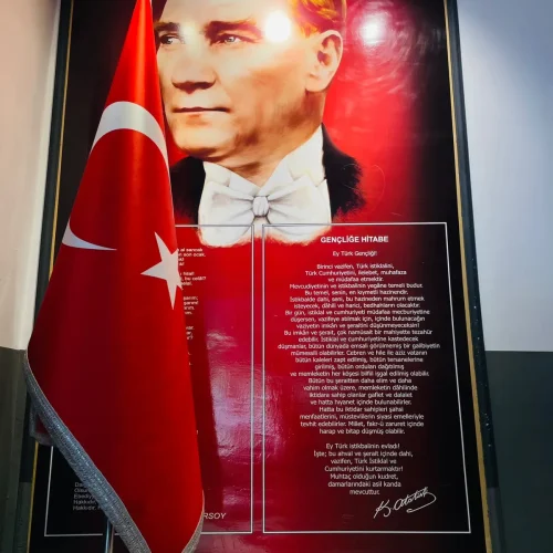 İlk Deneyim Anaokulu’ndaki Türk bayrağı ve Atatürk köşesi